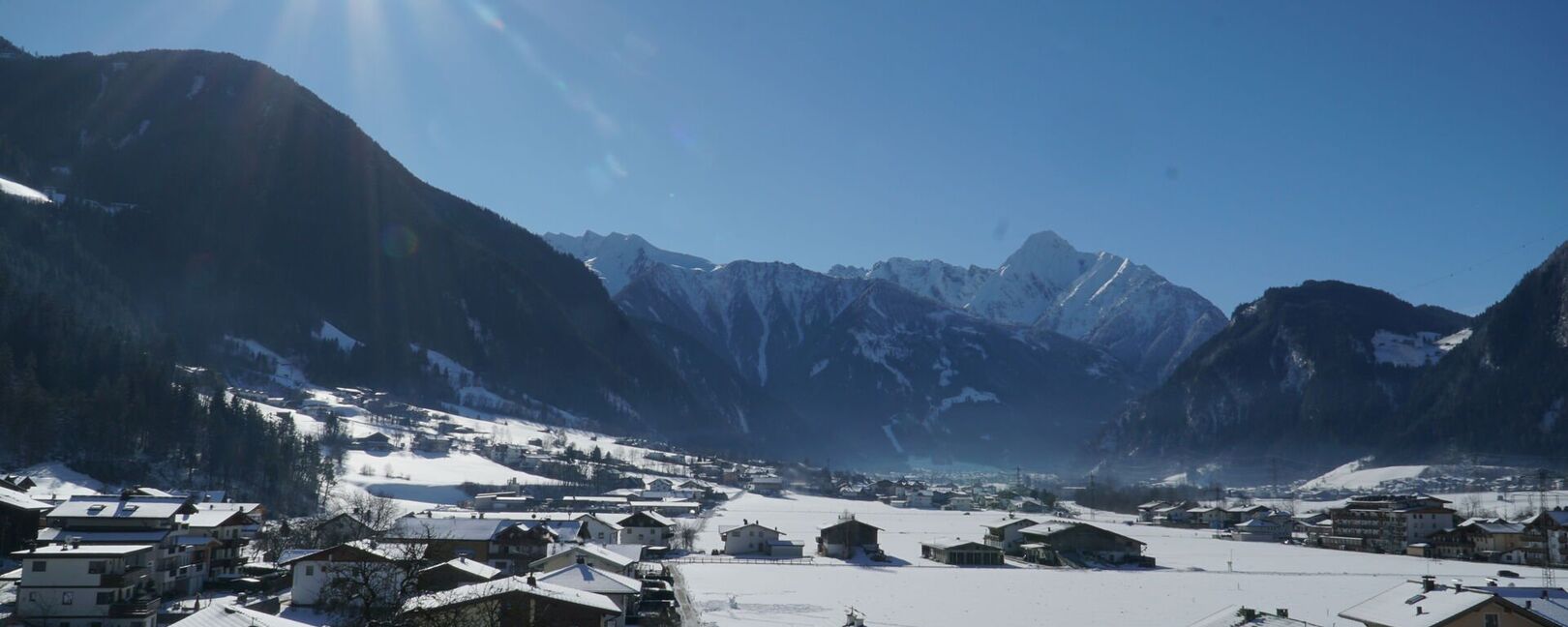 Ramsau im Winter mit Blick Richtung Mayrhofen